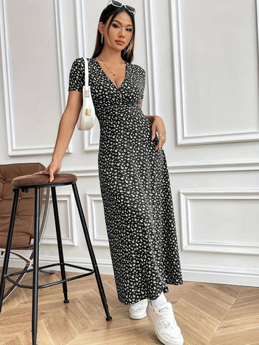 Stilla | Elegant Kjole Med Blomstermønster V-Hals Polyester Og Elastan Til Alle