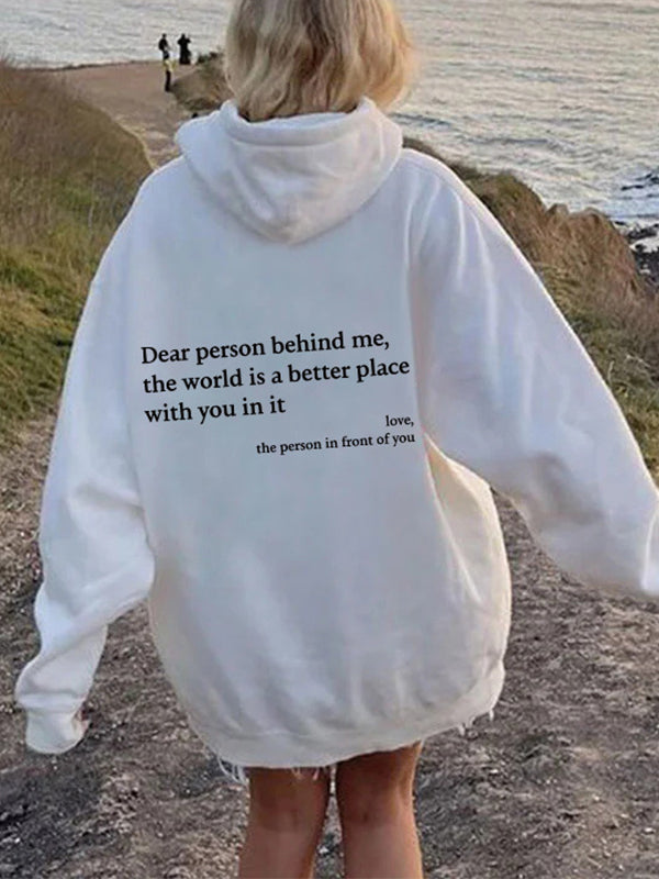 Stilla | Oversized Hoodie med Kængurulomme og Snøre og Bogstavtryk