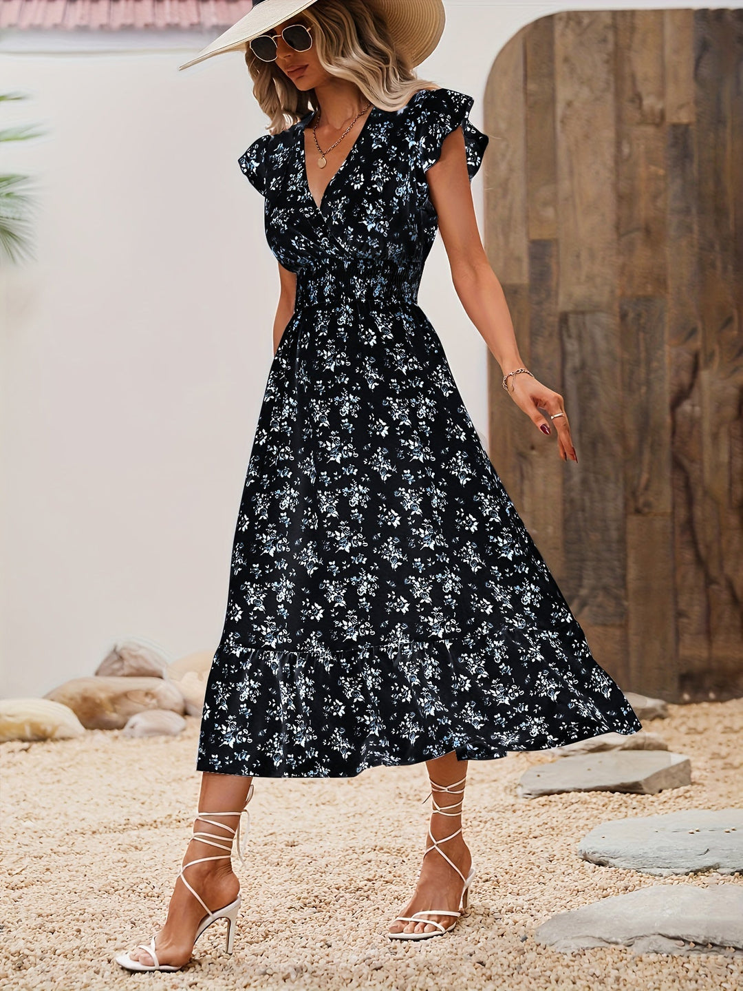 Stilla | Dame Maxi Kjole Blomster, Elegant, Omslagskjole, Med Flæser, Med Et Sommerligt Udseende