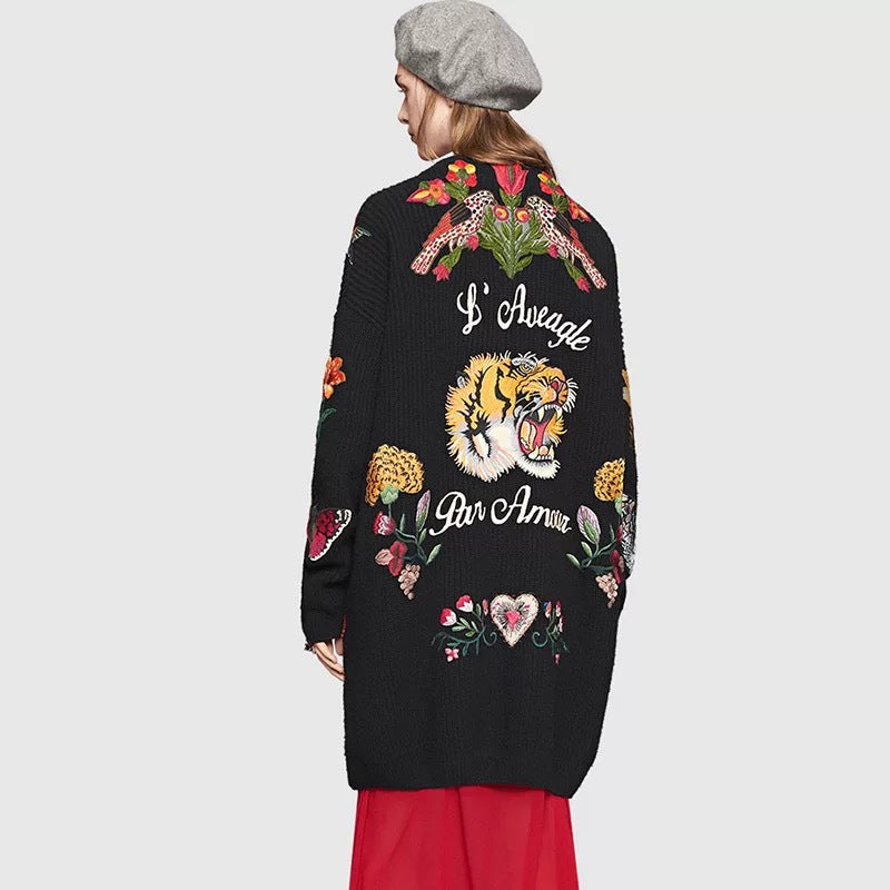 Kvinders cardigan med blomsterdesign og detaljer i høj kvalitet med knapper Stilla
