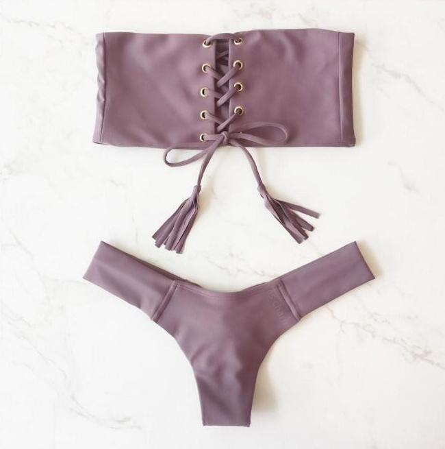 Dame Bandeau-Bikini med elegant snørredesign og stilige frynser Stilla
