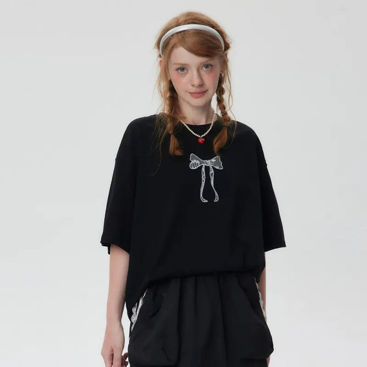 Stilla | Sløjfebroderet Oversized T-shirt