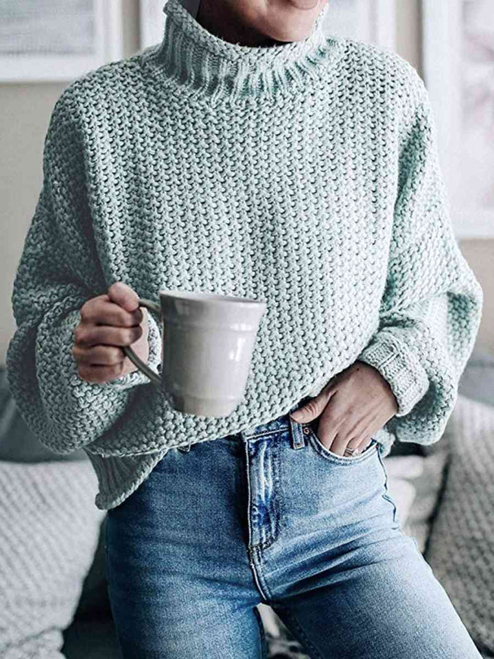 Stilla | Figurvenlig strikbluse med elegance
