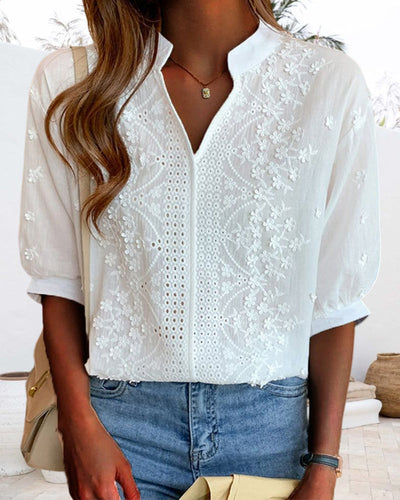 Stilla | Broderet V-hals Bluse