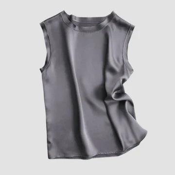Stilla | Ærmeløs silkesatin top design