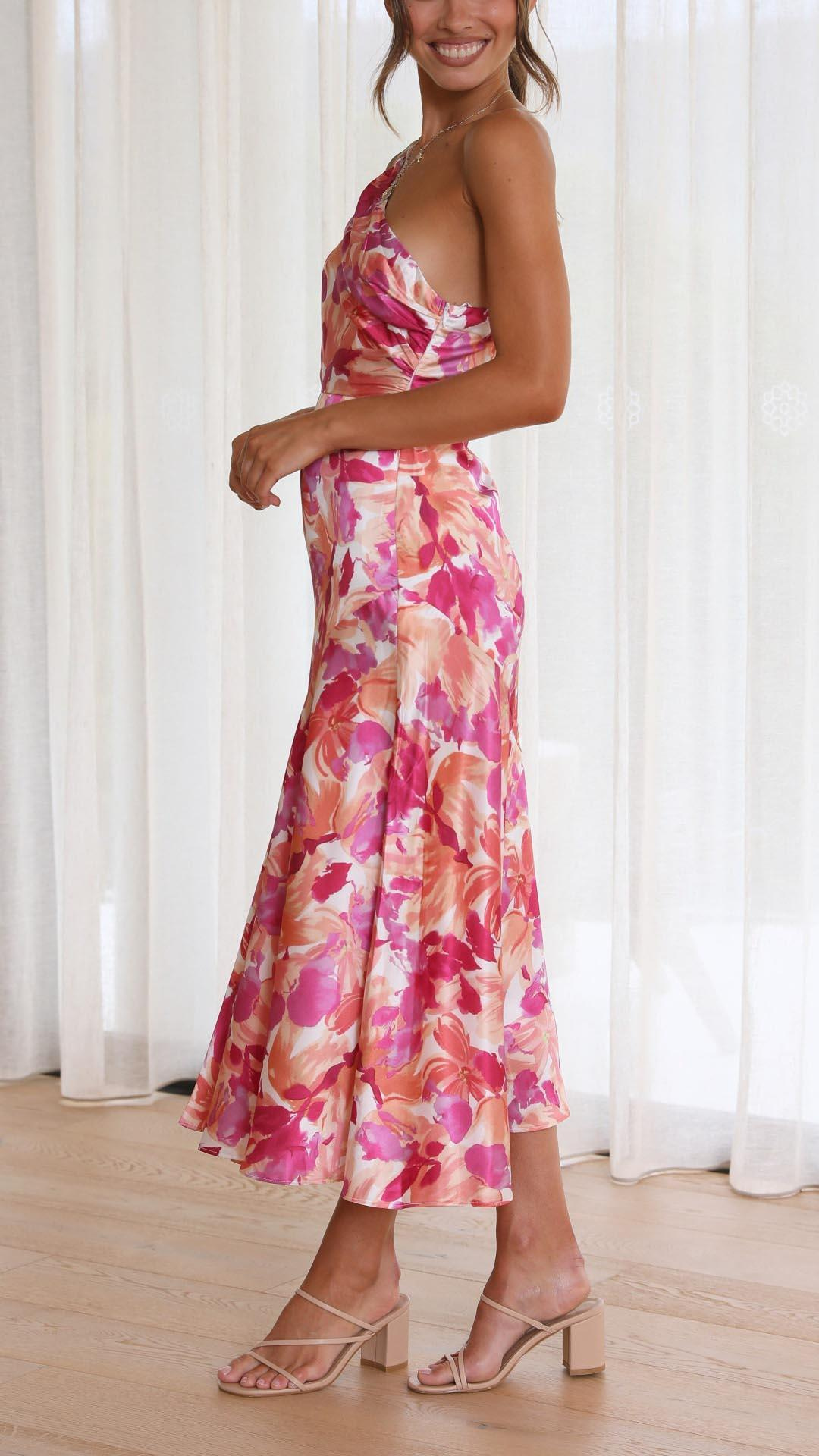 Stilla | Asymmetrisk Blomstret Satin Kjole
