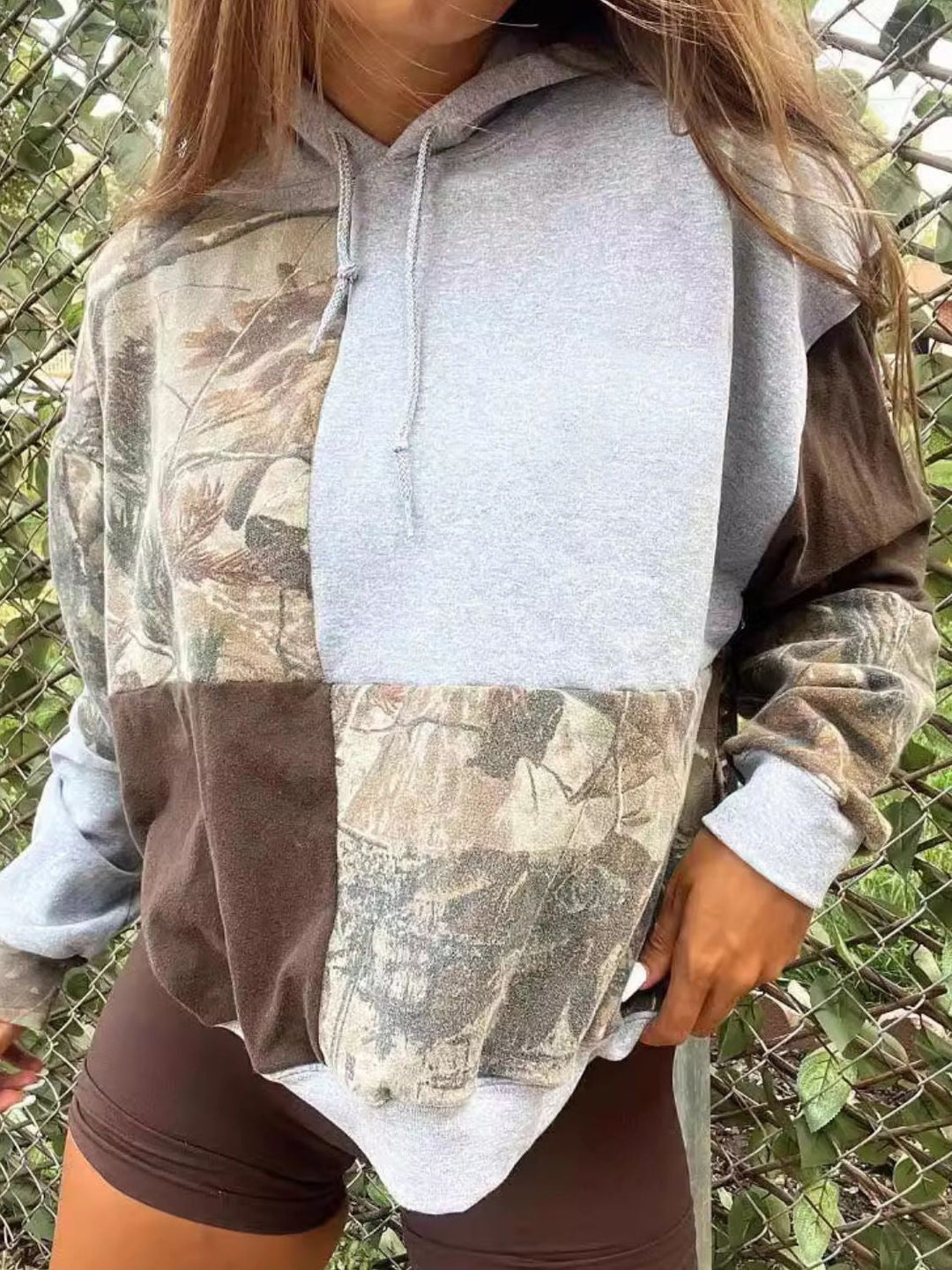 Stilla | Patchwork Hættepullover Med Lange Ærmer og Snøre