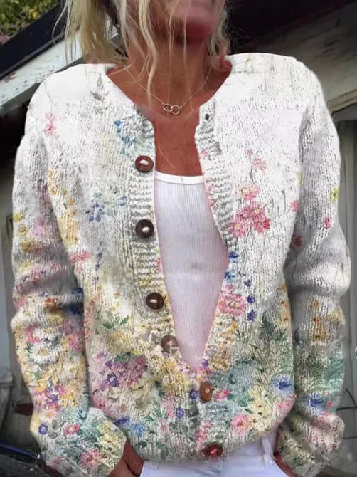 Stilla | Floral Strikjakke med Broderimønster