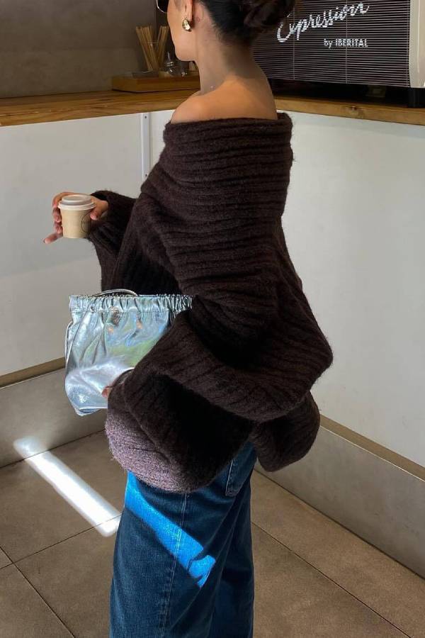 Stilla | Modetrend, Løs Strikpullover Med Uregelmæssig Krave