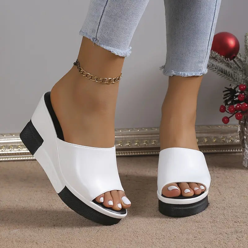 Stilla | Sandaletter Med Kilehæl Med Tofarvede, Slip on Sko Til Sommer Med Åbne Tæer