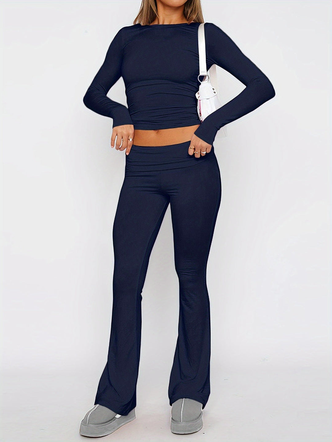 Stilla | Slim Fit Lounge-sæt Bestående Af En Crop-top Og Et Løst Skåret Bukser
