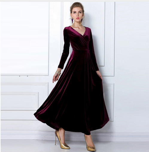 Stilla | Robe Glamorous Chic med dyb V-udskæring