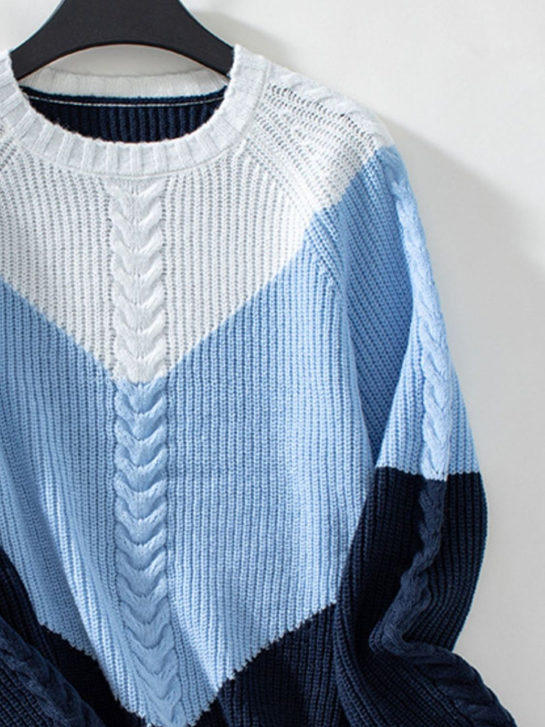 Stilla | Rundhalset Pullover Med Farveblok og Lange Ærmer