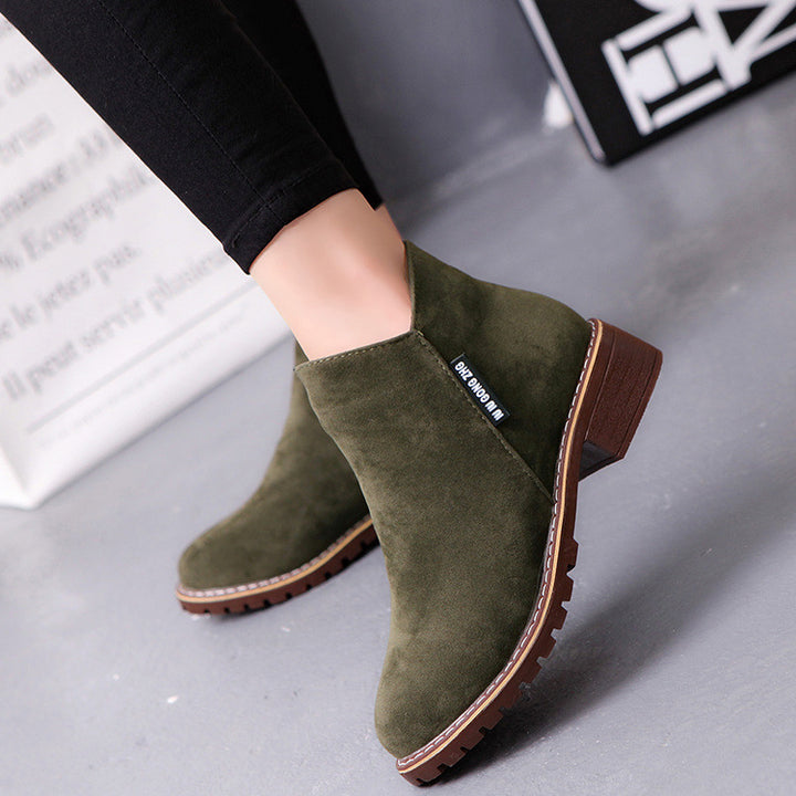Dame elegante Ankle Boots med moderigtigt velourleder og robust profil Stilla