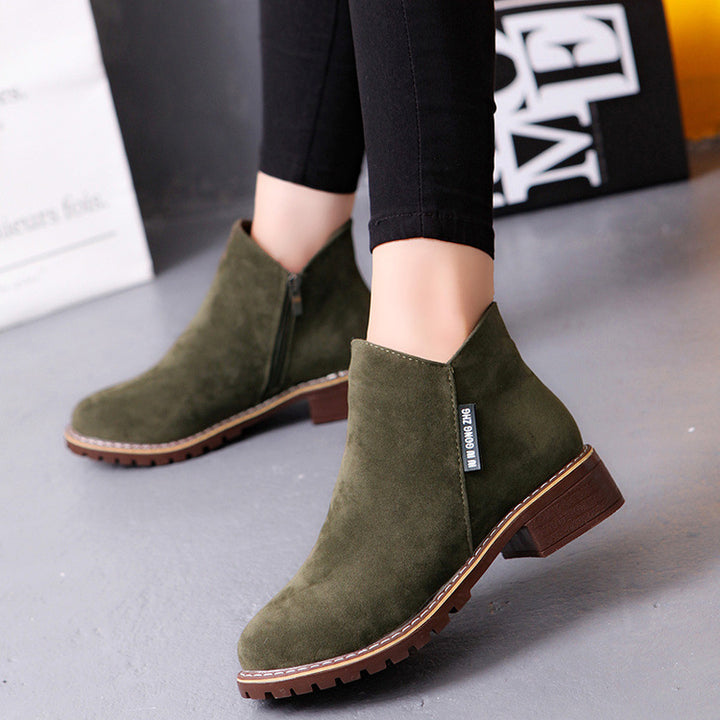 Dame elegante Ankle Boots med moderigtigt velourleder og robust profil Stilla