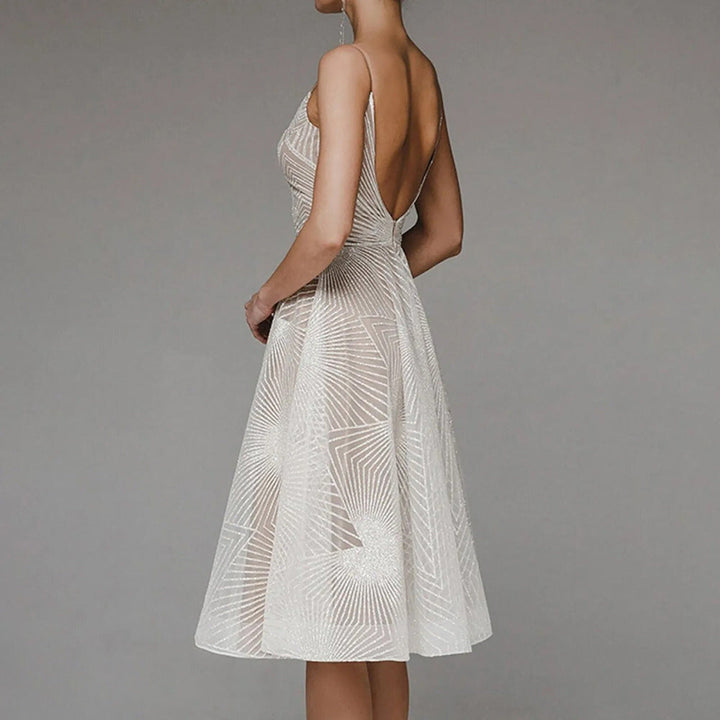 Stilla | Elegant Broderet Midikjole
