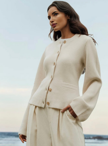 Stilla | Elegant Strikjakke Med Bløde Knapper
