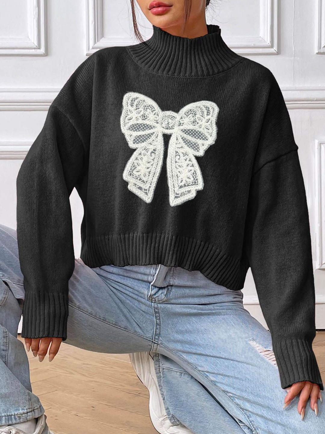 Stilla | Rullekrave sweater med sløjfe og lange ærmer