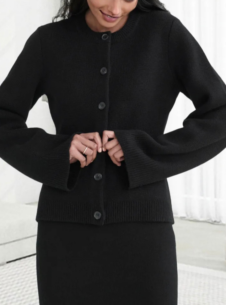 Stilla | Elegant Strikjakke Med Bløde Knapper