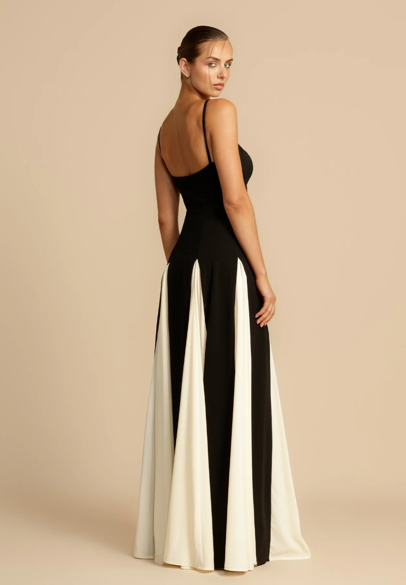Stilla | Elegante Maxi Kjole Kontrastfarve Sort Og Hvid