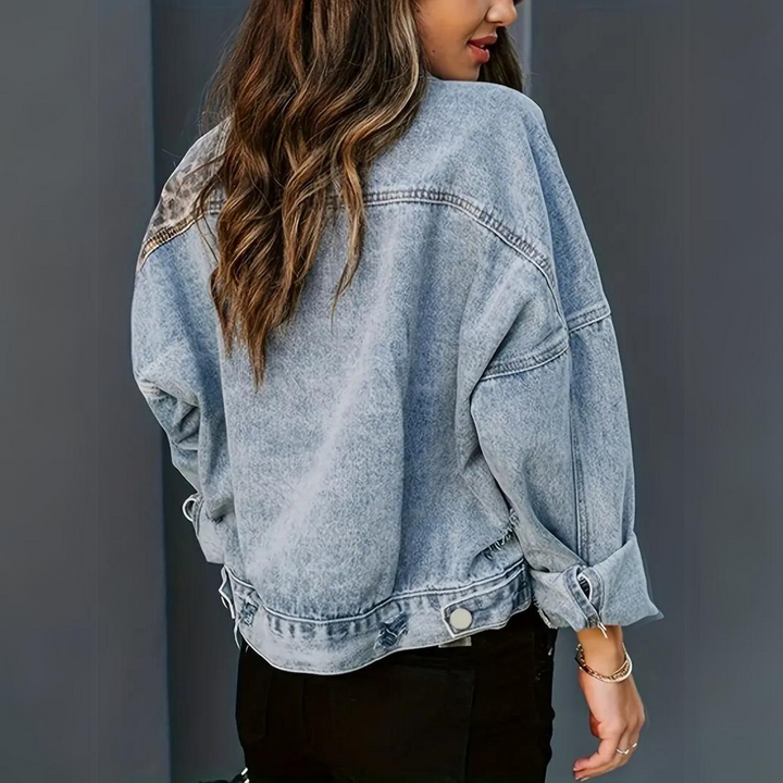 Stilla | Trendy Denim Jakke Med Leopardmønster
