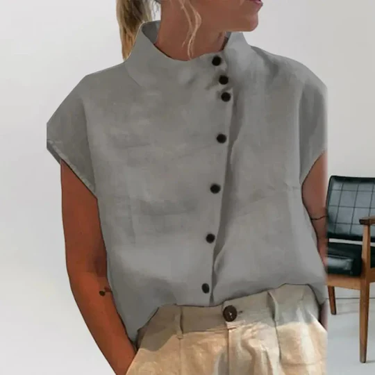 Stilla | Bluse Med Diagonale Knapper