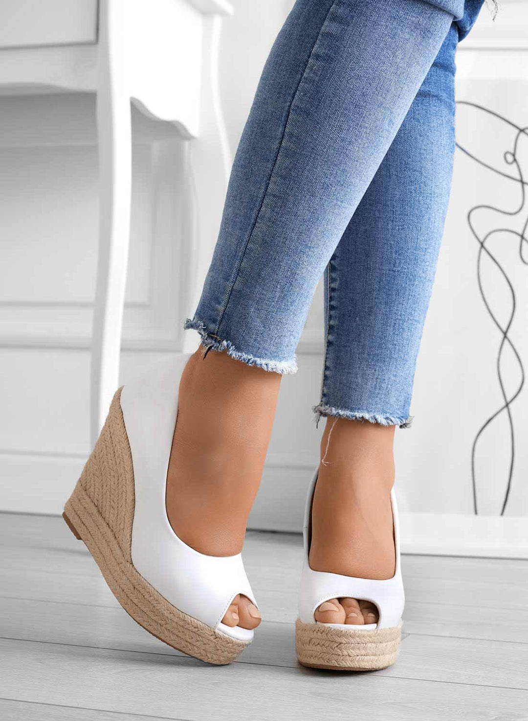 Stilla | Elegant Zamsz Kilehælsandaler