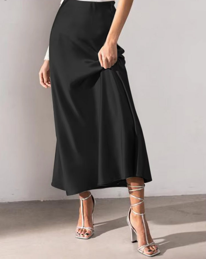 Stilla | Elegant Satin Silderock