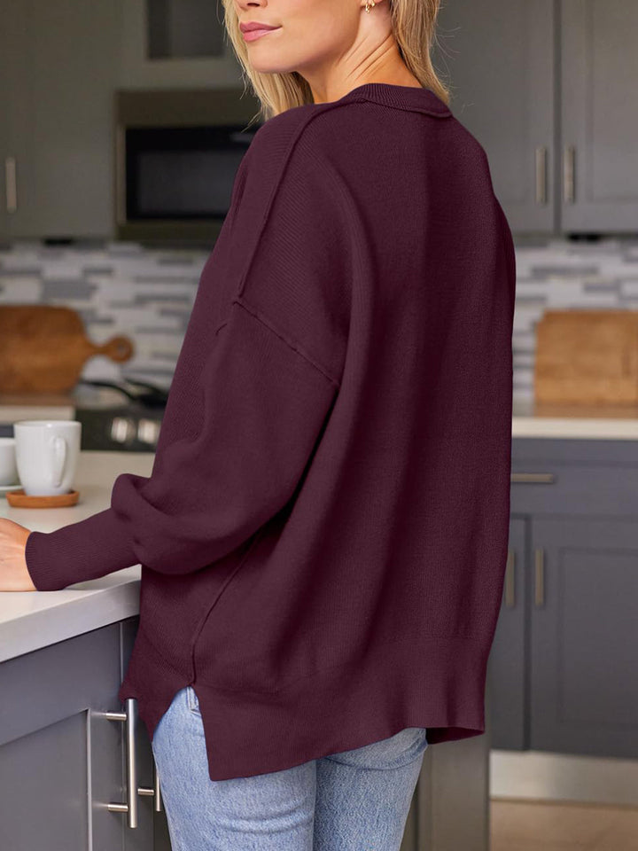 Stilla | Rundhals Pullover med Slids og Faldende Skuldre