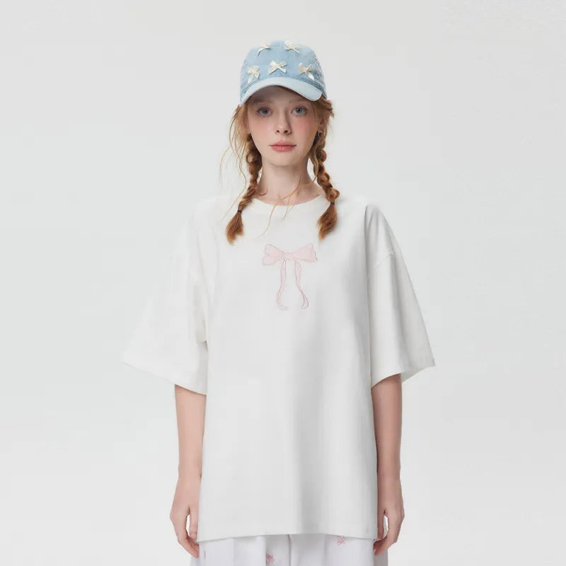 Stilla | T-Shirt Oversize med broderet knude