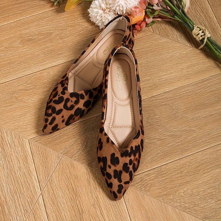 Stilla | Elegante og lette ballerinaer i blonder med leopardmønster