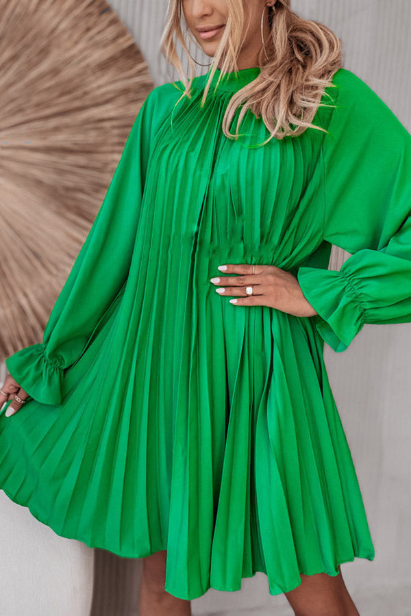 Stilla | Looking Luxe Plisseret Satin Babydoll Mini Kjole