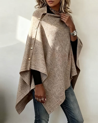 Stilla | Cape Design med Mode Atmosfære og Asymmetrisk Snit