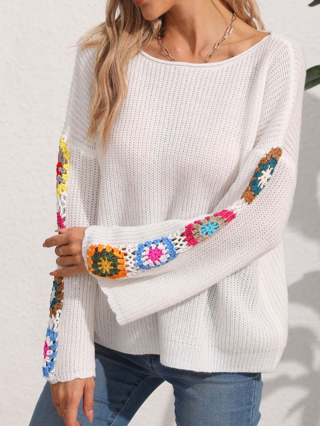 Stilla | Pullover med lange ærmer med hæklet blomster mønster