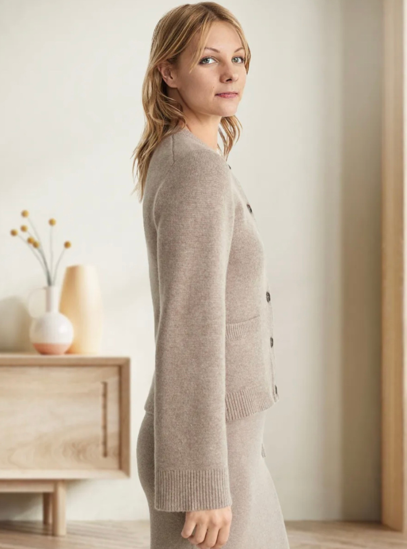 Stilla | Elegant Strikjakke Med Bløde Knapper