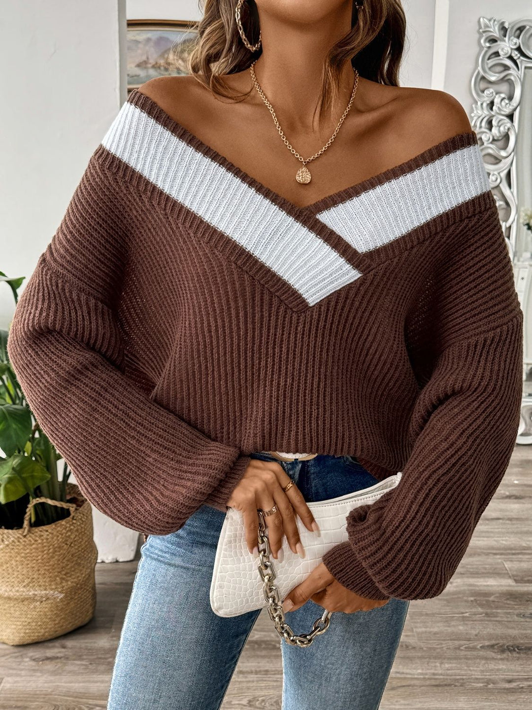 Stilla | Pullover med kontrasterende farver og afslappede skuldre