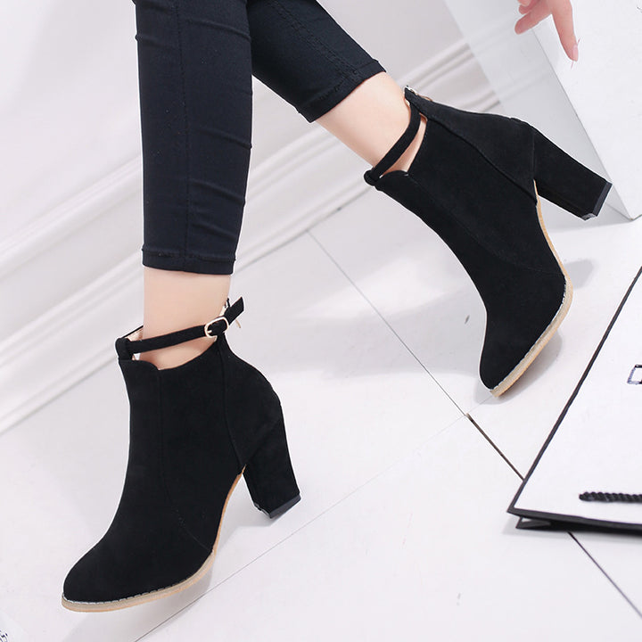 Dame High-Heel Støvletter med elegant remdesign og komfortabel sål Stilla