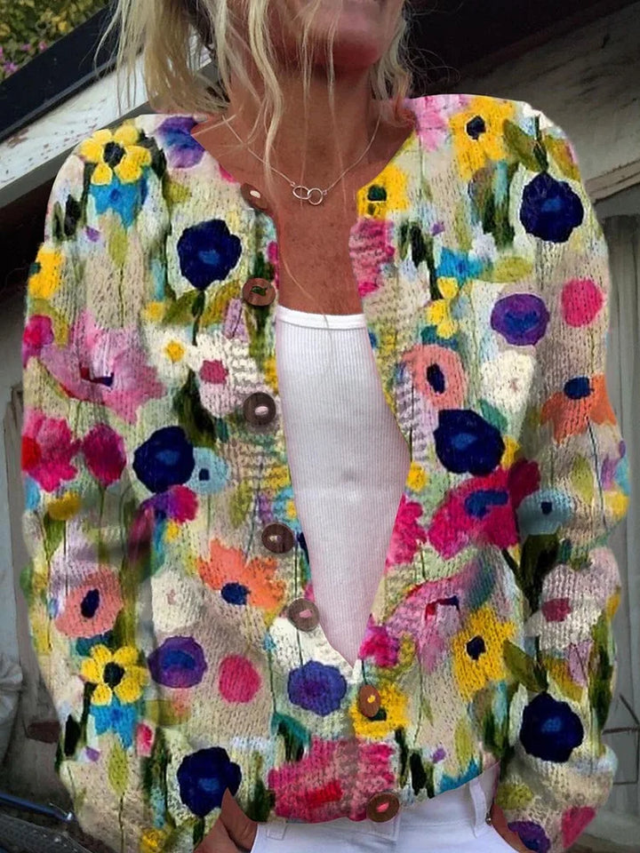 Stilla | Smuk Strik Strikjakke med Blomster Mønster og Knapper til kvinder