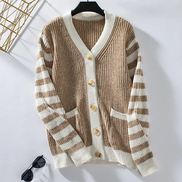 Stilla | Dame sweater Oversize Stribet Med Knapdetaljer