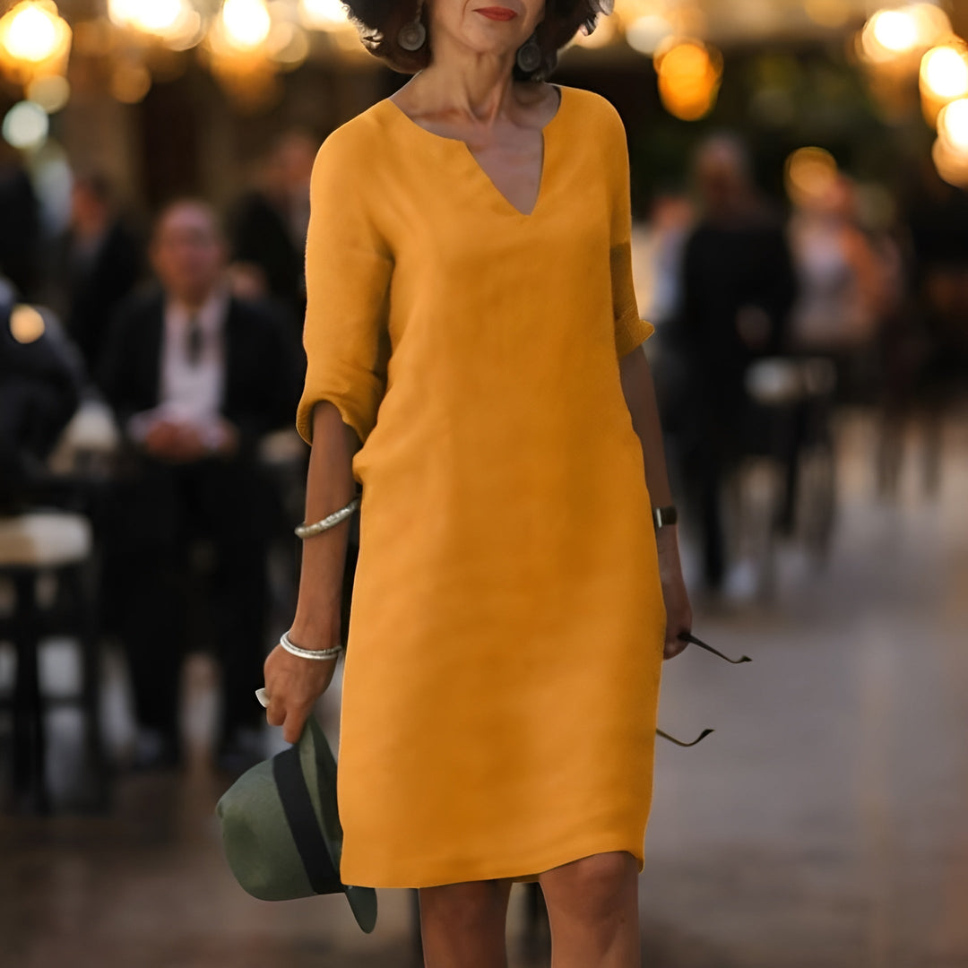 Stilla | Elegante Kjole Med V-udsnit