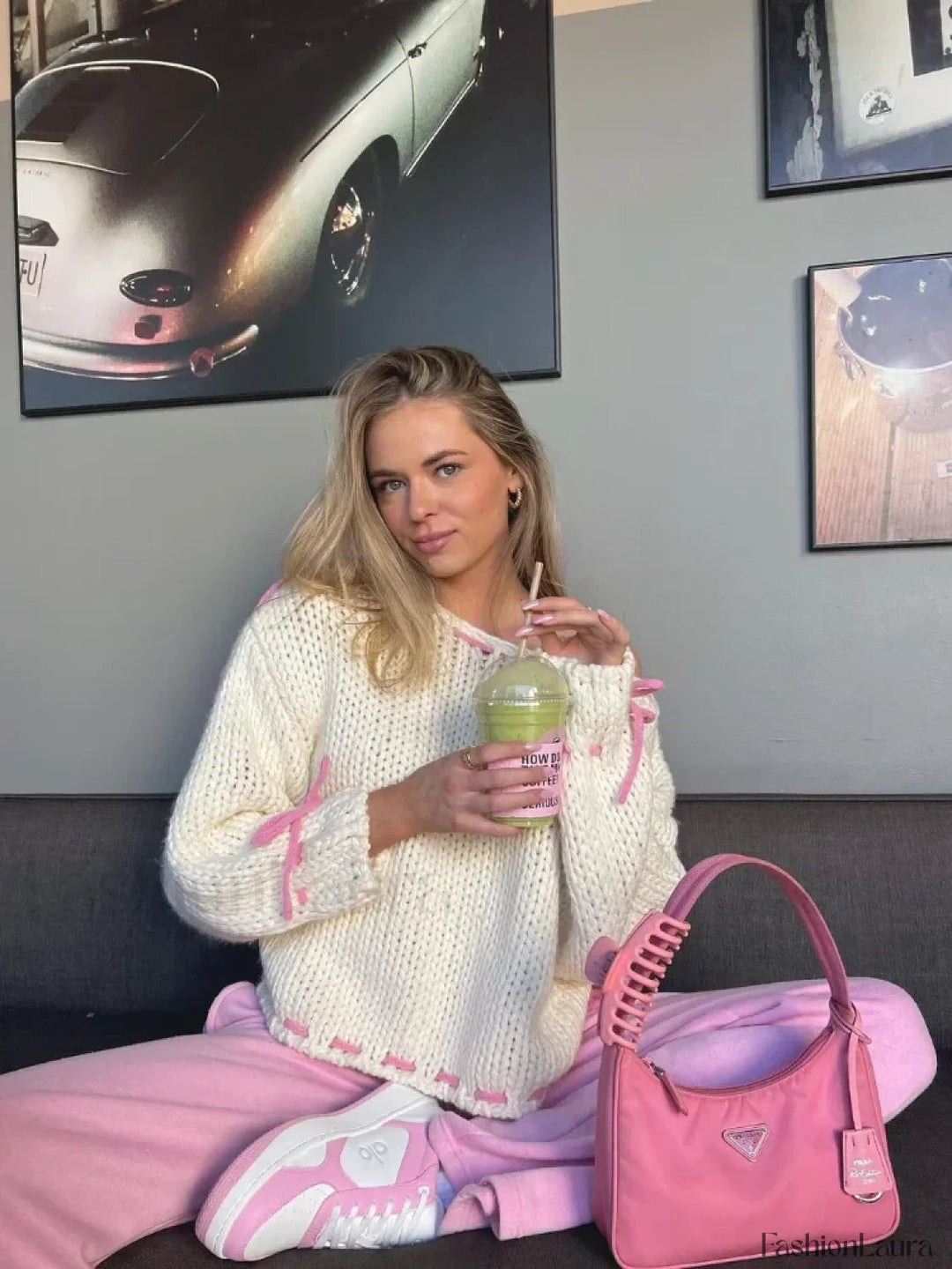 Stilla | Lækkert Strik Sweater med Kontrastdetalje