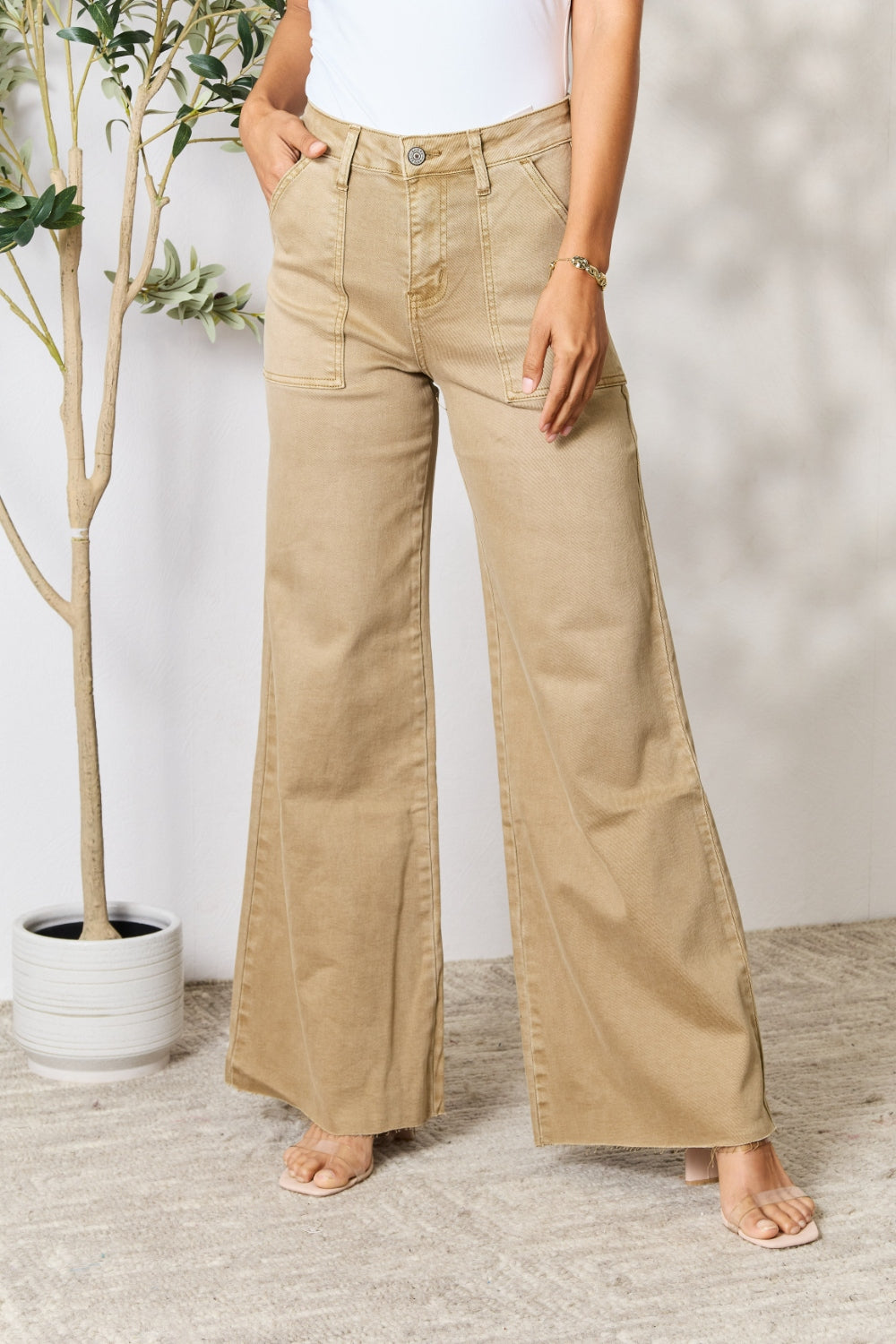 Stilla | Raw Hem Wide Leg Jeans