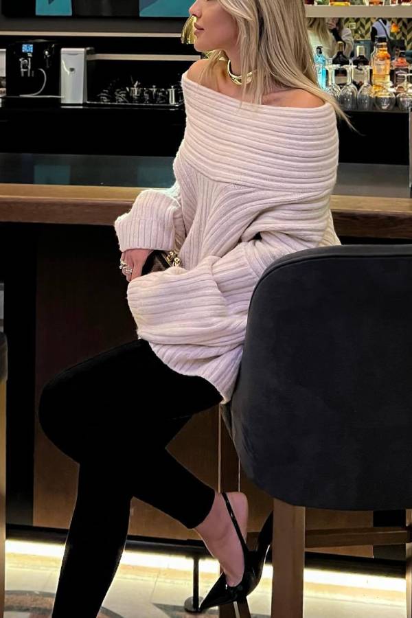 Stilla | Modetrend, Løs Strikpullover Med Uregelmæssig Krave