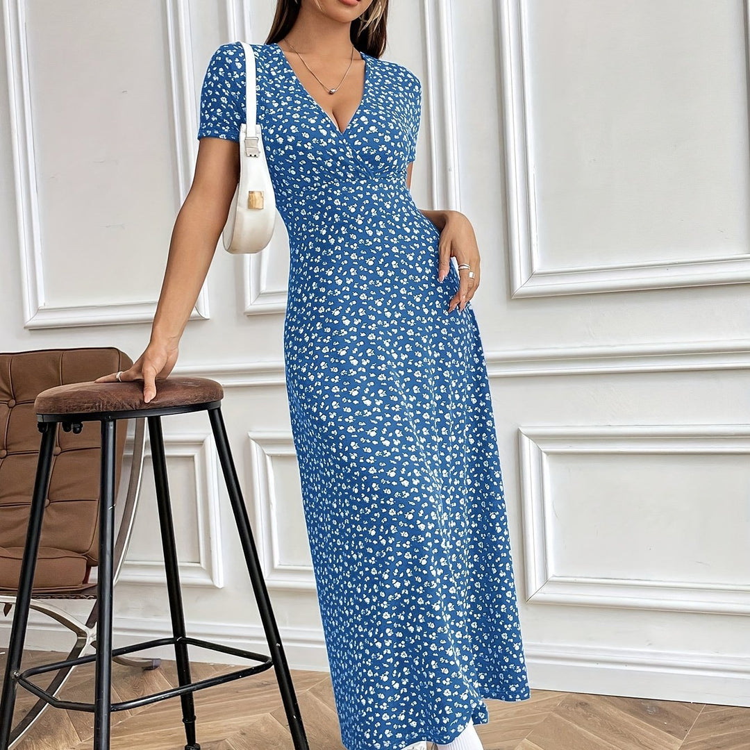 Stilla | Elegant Kjole Med Blomstermønster V-Hals Polyester Og Elastan Til Alle
