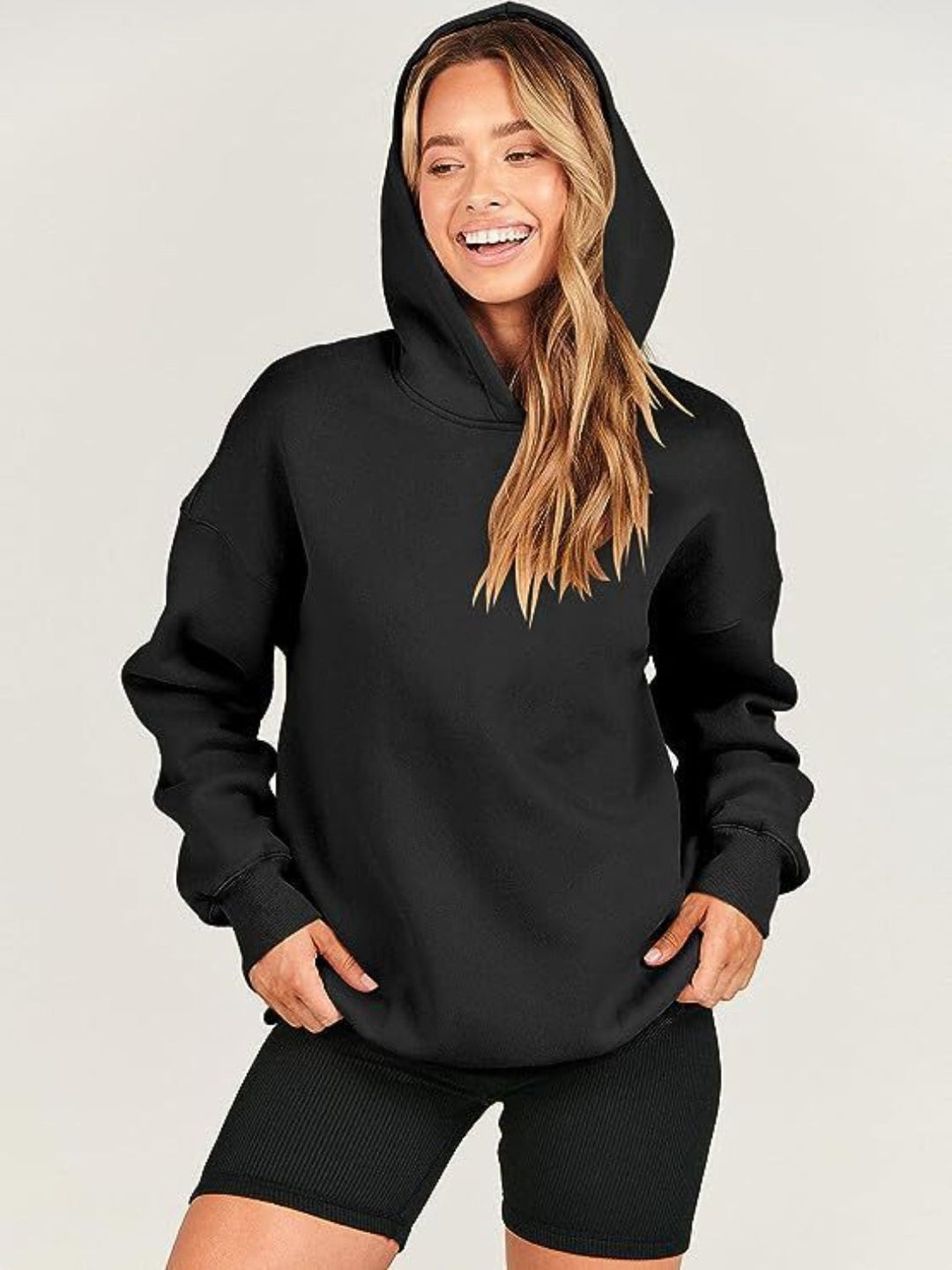 Stilla | Sweatshirt med lange ærmer og faldende skuldre