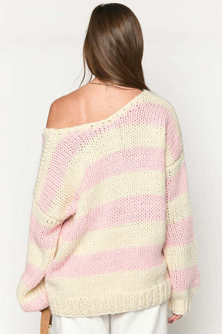 Stilla | strikket sweater med off-shoulder stribemønster