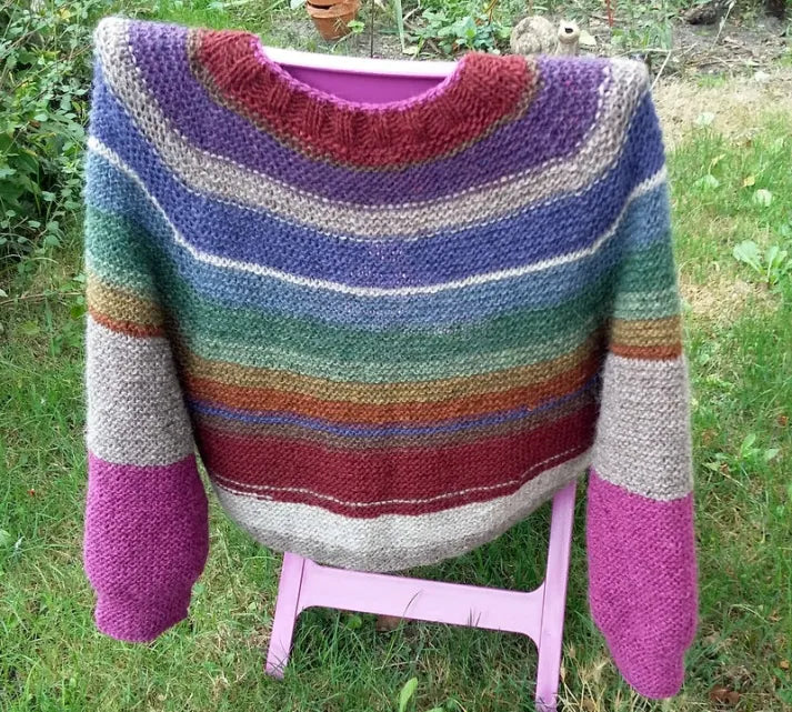 Stilla | Varmer islandske pullover med vintage regnbueknapper
