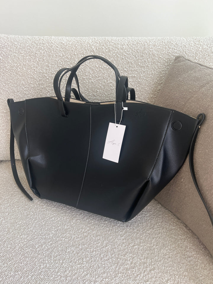 Stilla | Sort Taske i Luksuriøst Design