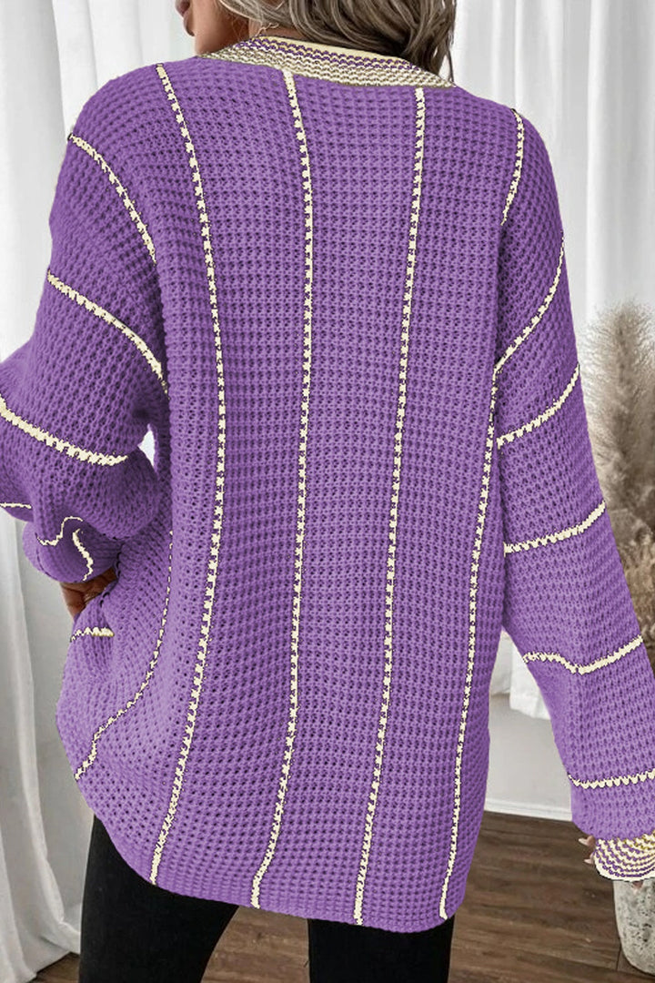 Stilla | Stribet Pullover med V-udskæring og Nedsænkede Skuldre