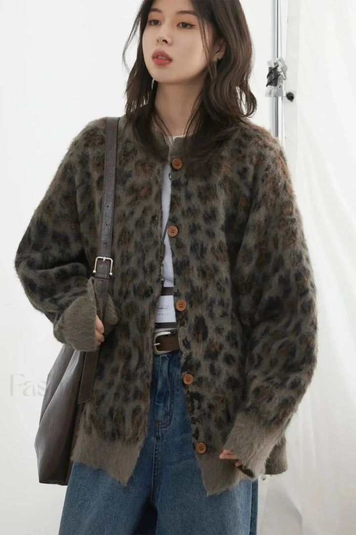 Stilla | Komfortabel Leopardprint Enkeltknap Cardigan